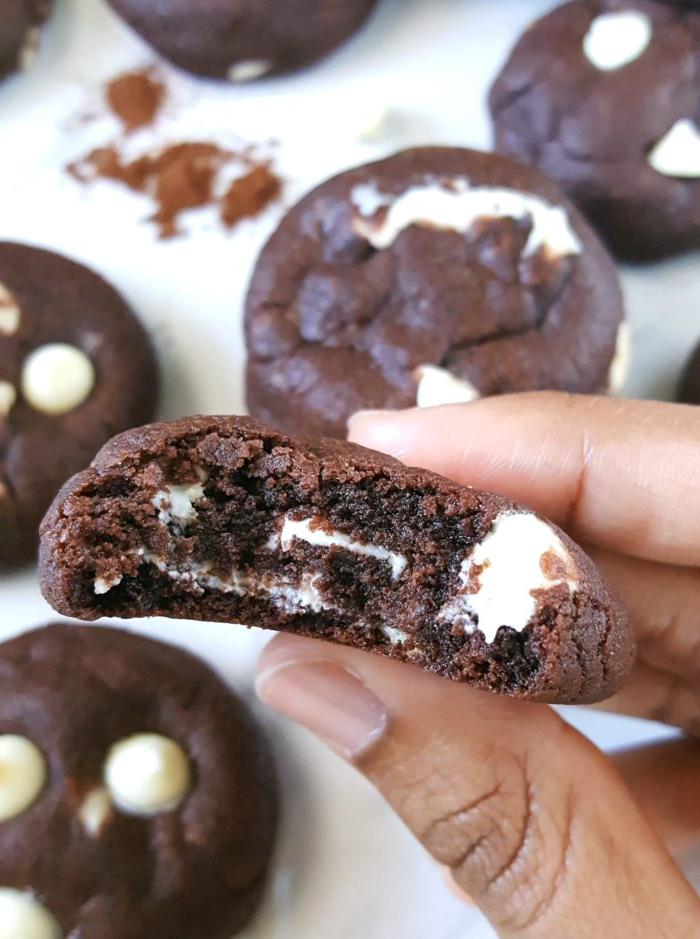 Chocolate Cookies with White Chocolate Chips - Easy recipe for soft chocolate cookies made with cocoa powder and studded with white chocolate chips. | Beat Bake Eat