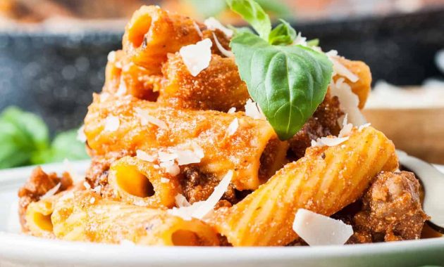 Rigatoni Makarna ve Süt Peyniri